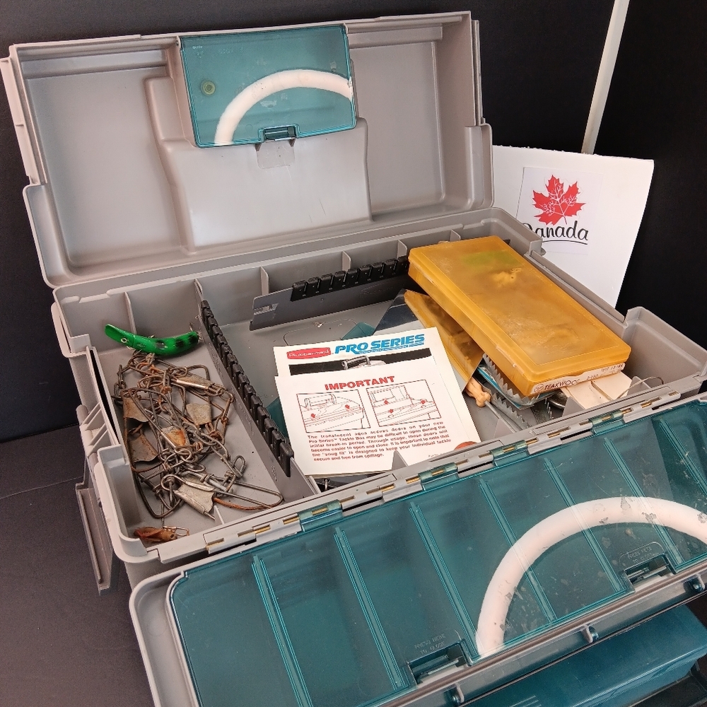 Rubbermaid Pro Series Tackle Box With Extras Fishing Box